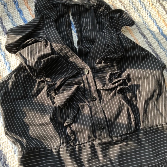 Ruffled collar dress, w pockets and keyhole back - Picture 2 of 4